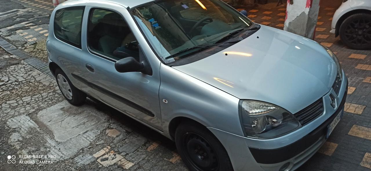 Renault Clio 1.2 cat 3 porte Confort Authentique