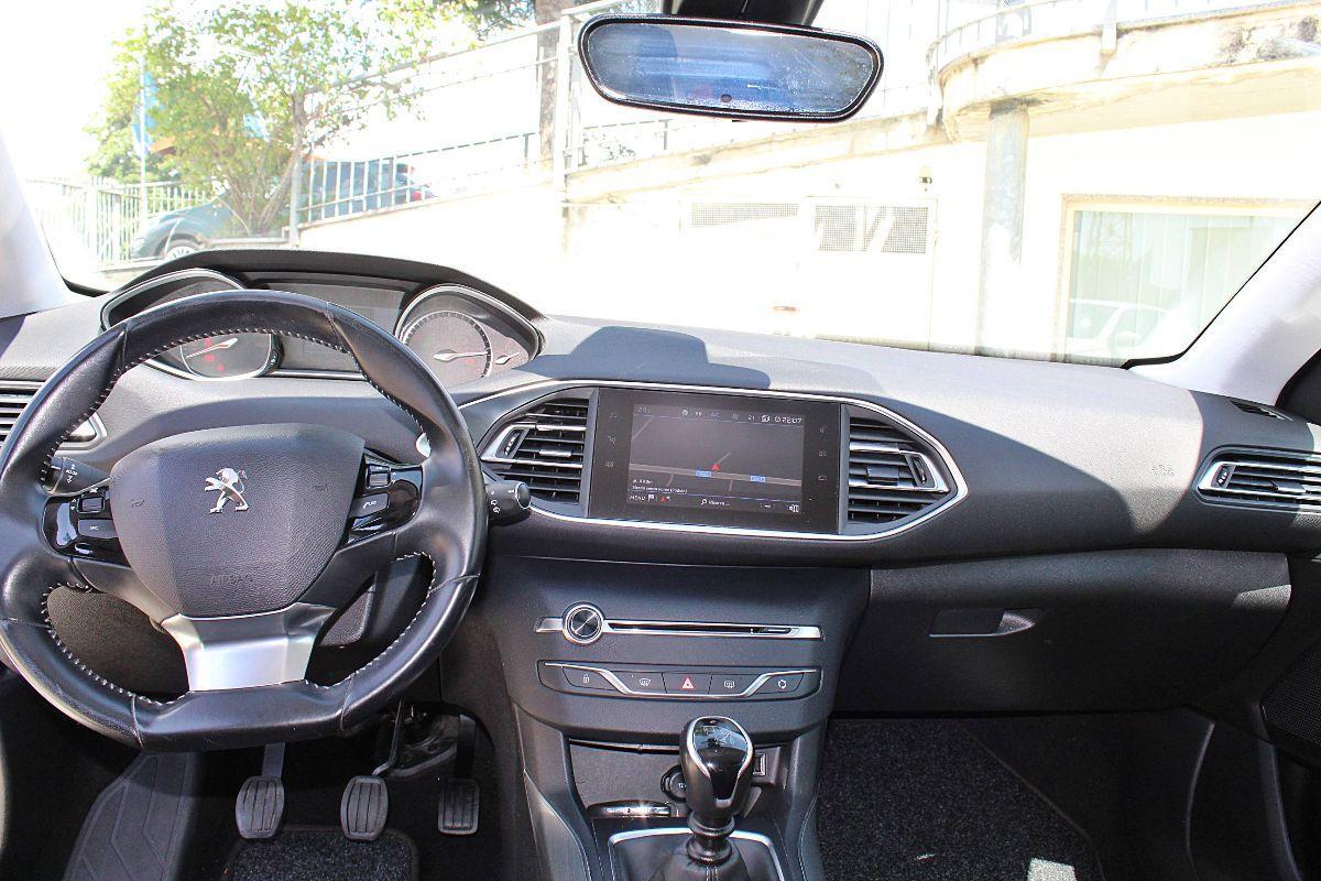 PEUGEOT - 308 - BlueHDi 130 S&S Allure