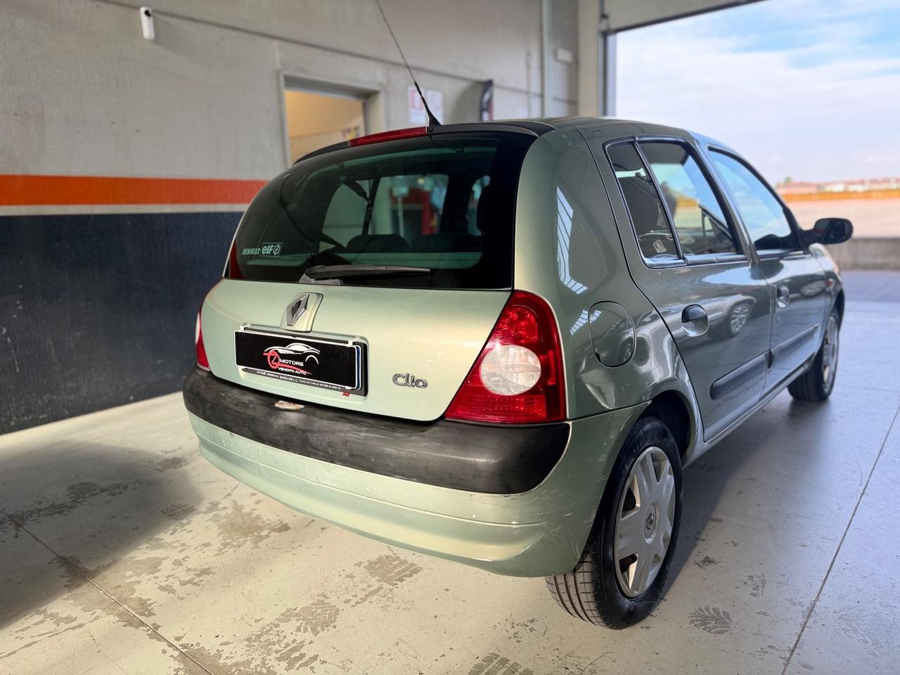 Renault Clio 1.2 cat 5 porte Authentique NEOPATENTATI