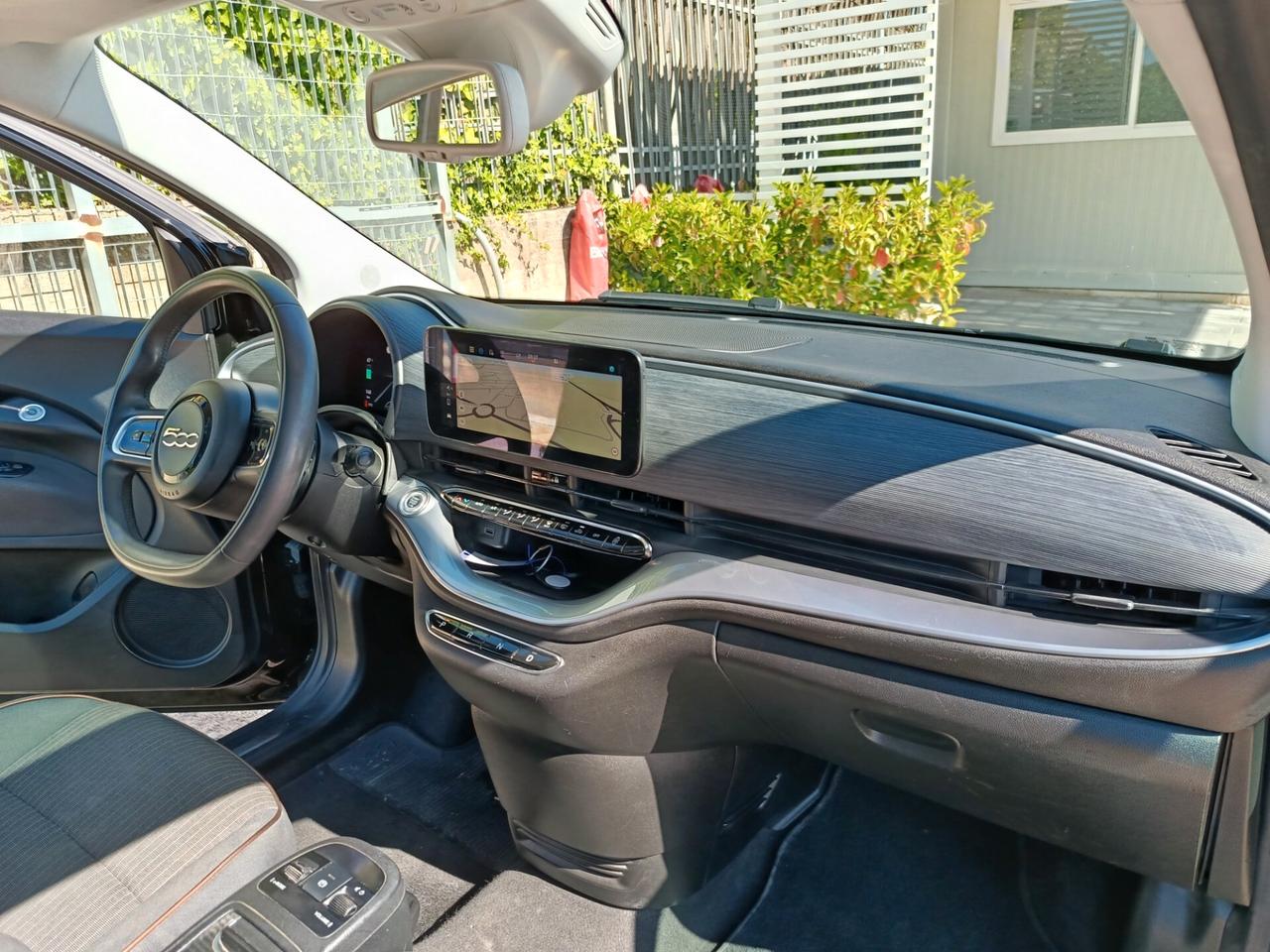 Fiat 500 500e Berlina 42 kWh Passion