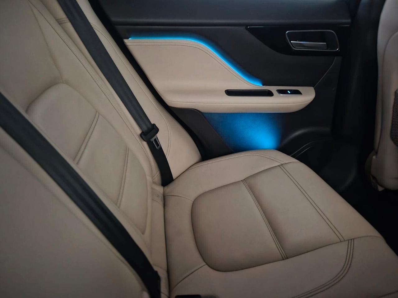 Jaguar F-Pace 2.0 D 180 CV AWD automatica Prestige