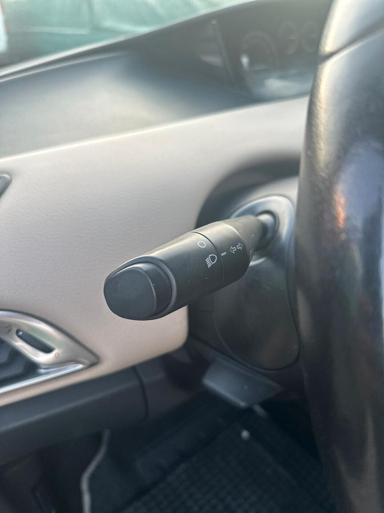 Lancia Ypsilon Platinim 2015 1.2 Gpl