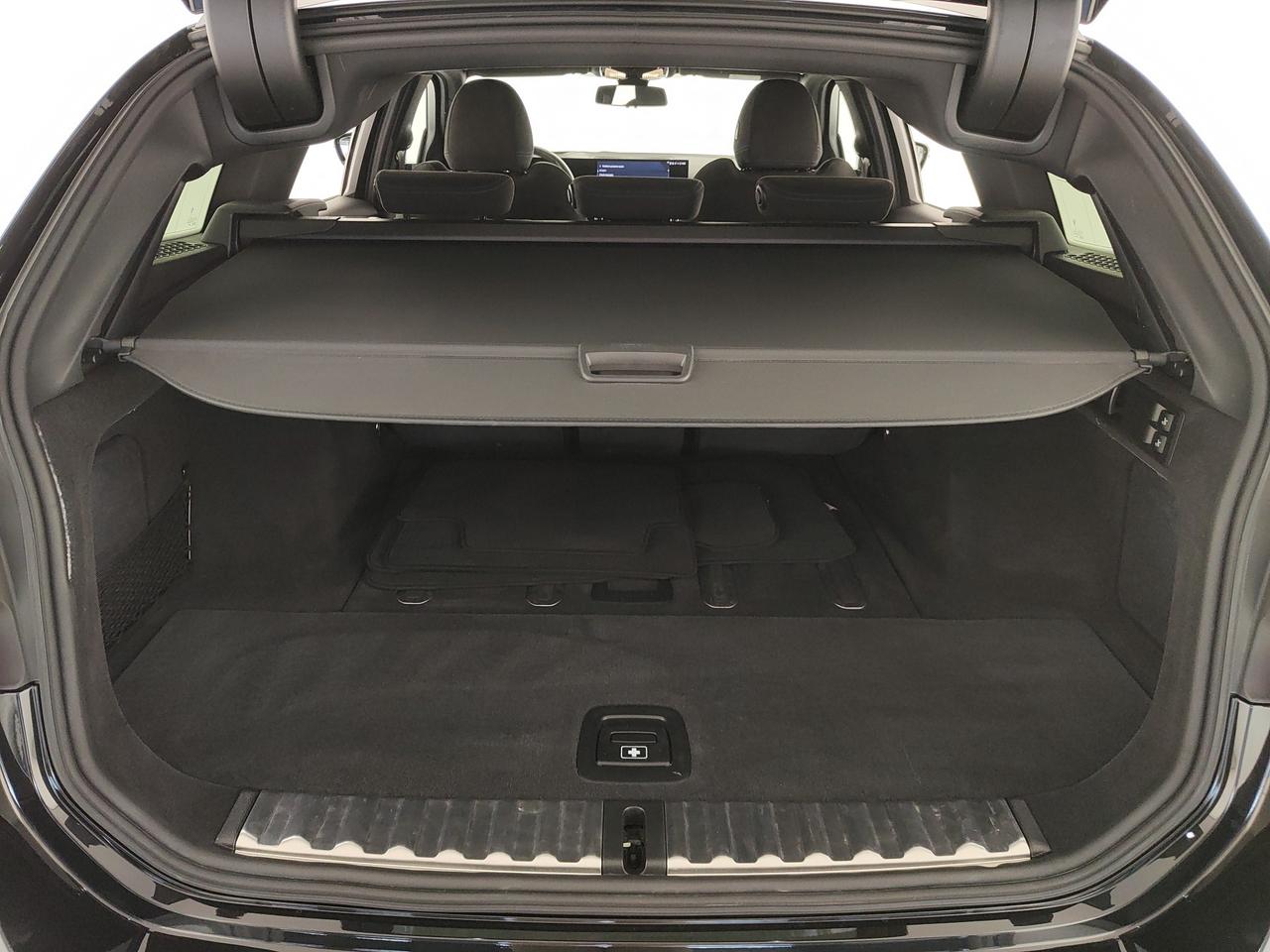 BMW 320d Touring mhev 48V xdrive MSport auto