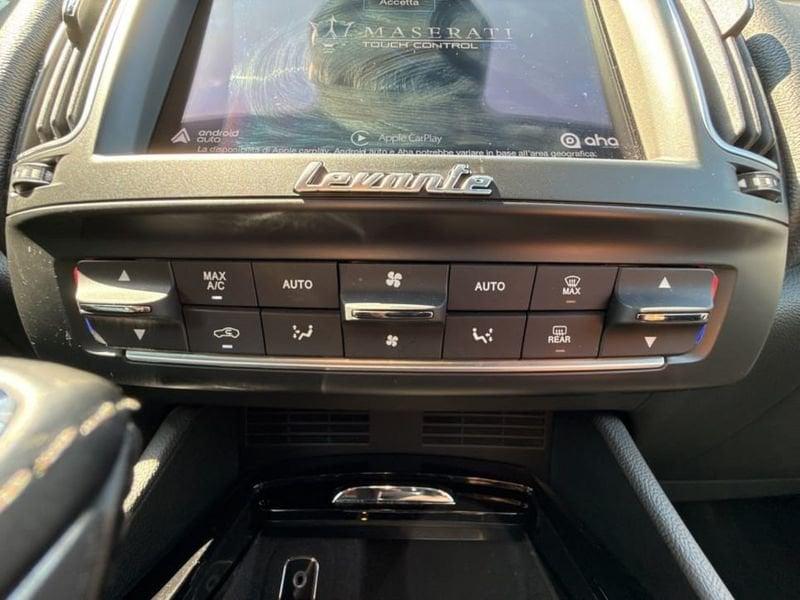 Maserati Levante 3.0 V6 250CV AUTO