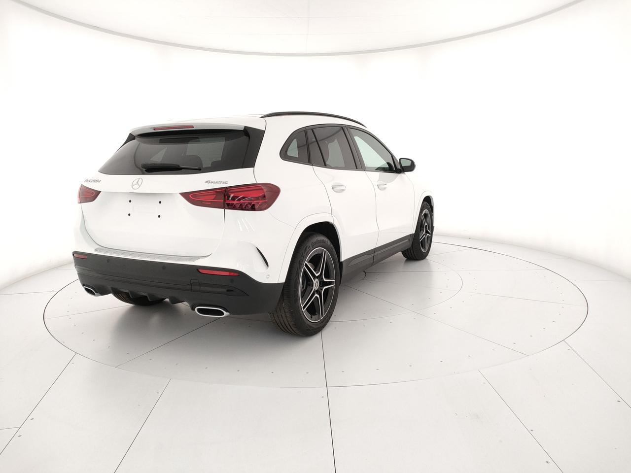 Mercedes-Benz GLA 200 d 4MATIC