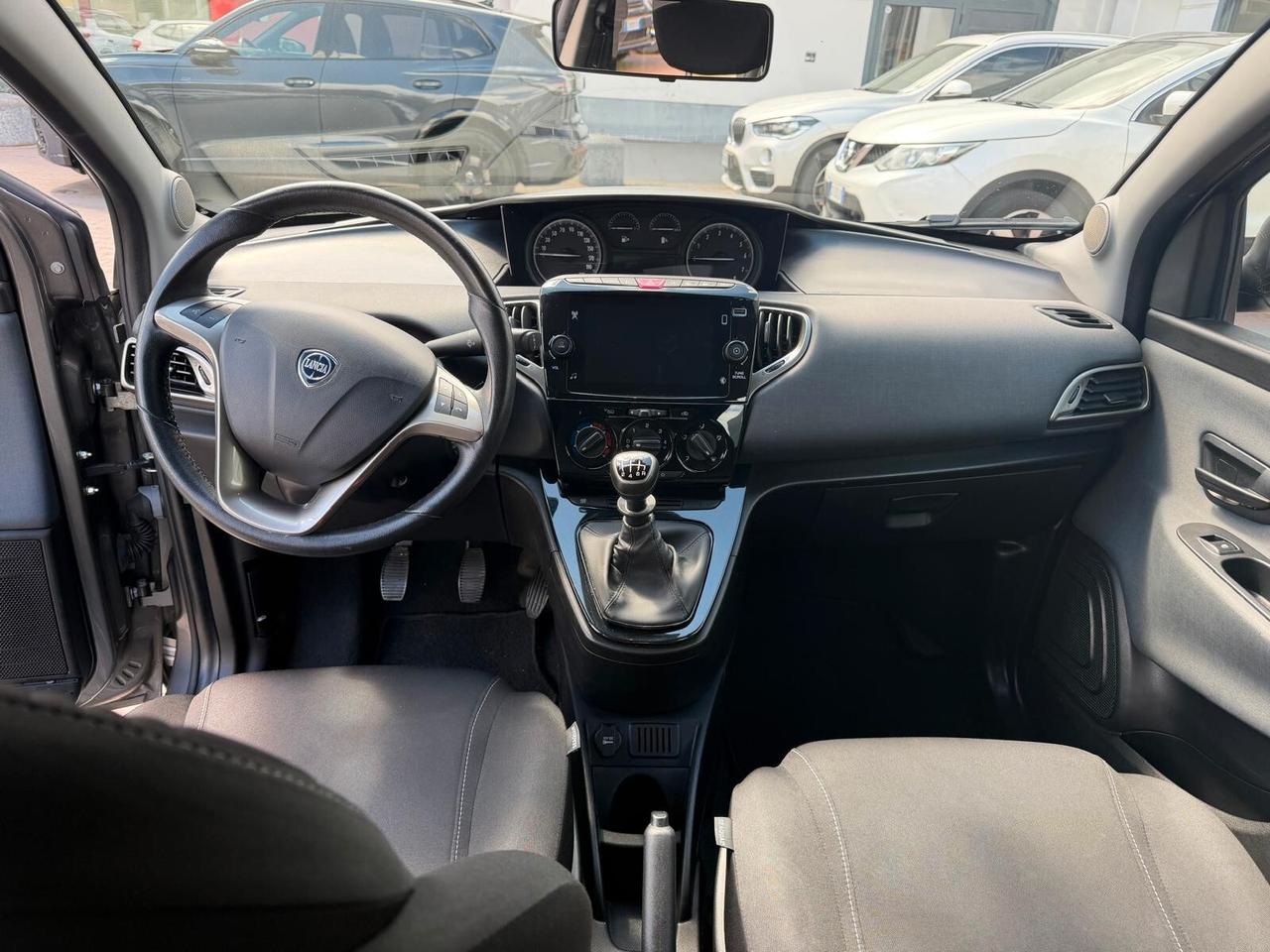 Lancia Ypsilon 1.0 FireFly 5 porte S&S Hybrid Gold