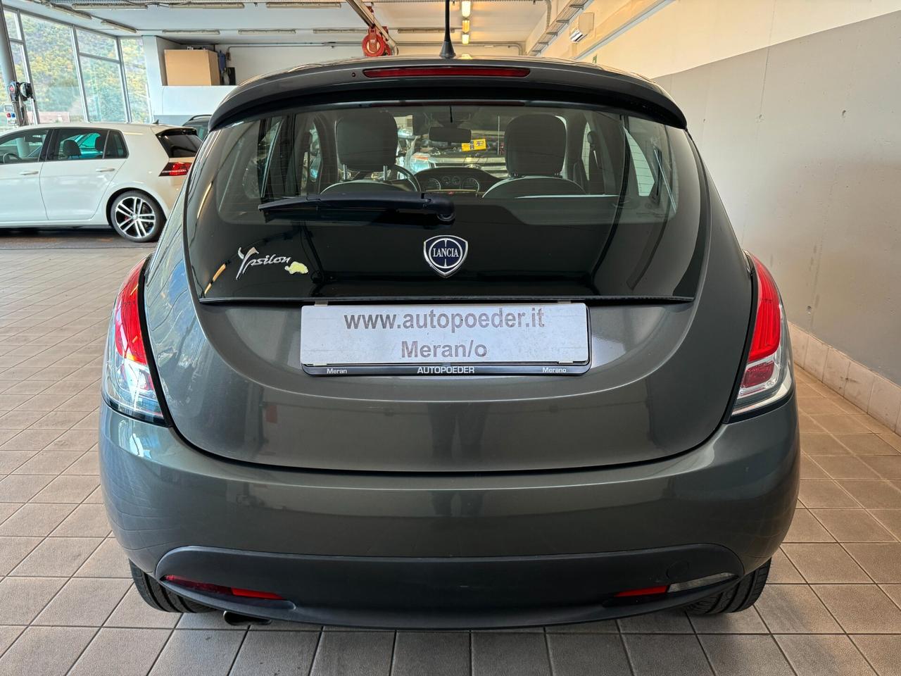 Lancia Ypsilon 1.2 69 CV 5 porte Elefantino Neopatentati