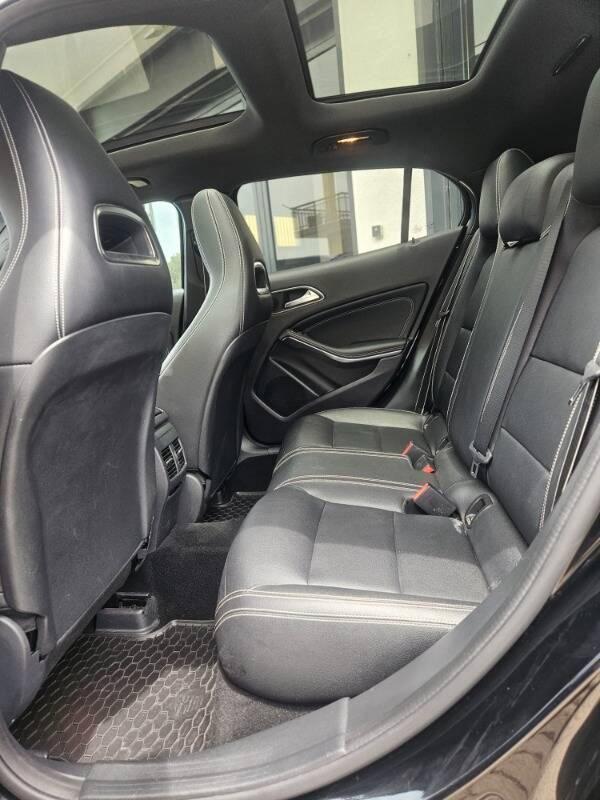Mercedes Classe GLA 200 d Premium 4matic auto