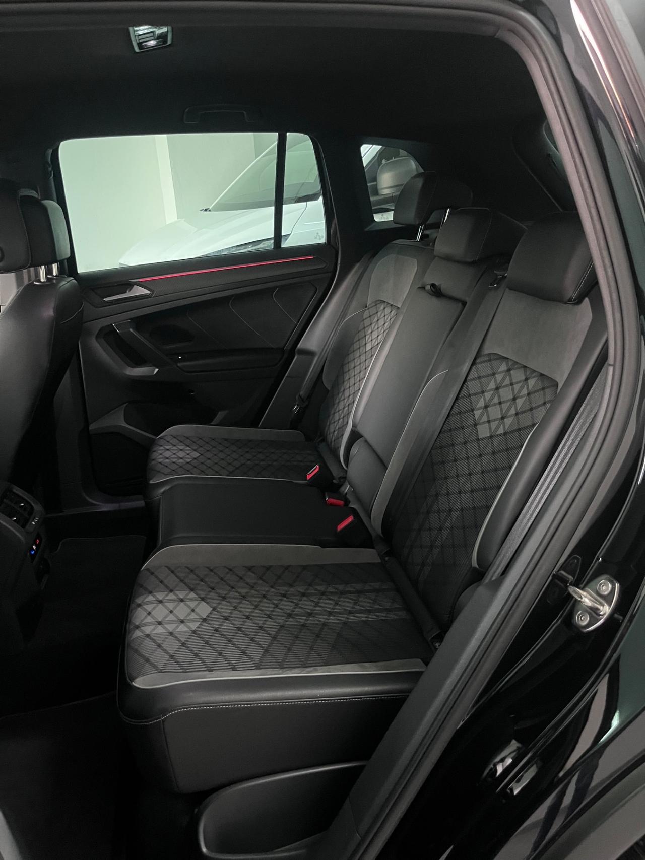 Volkswagen Tiguan 2.0 TDI 150 CV SCR DSG R-Line