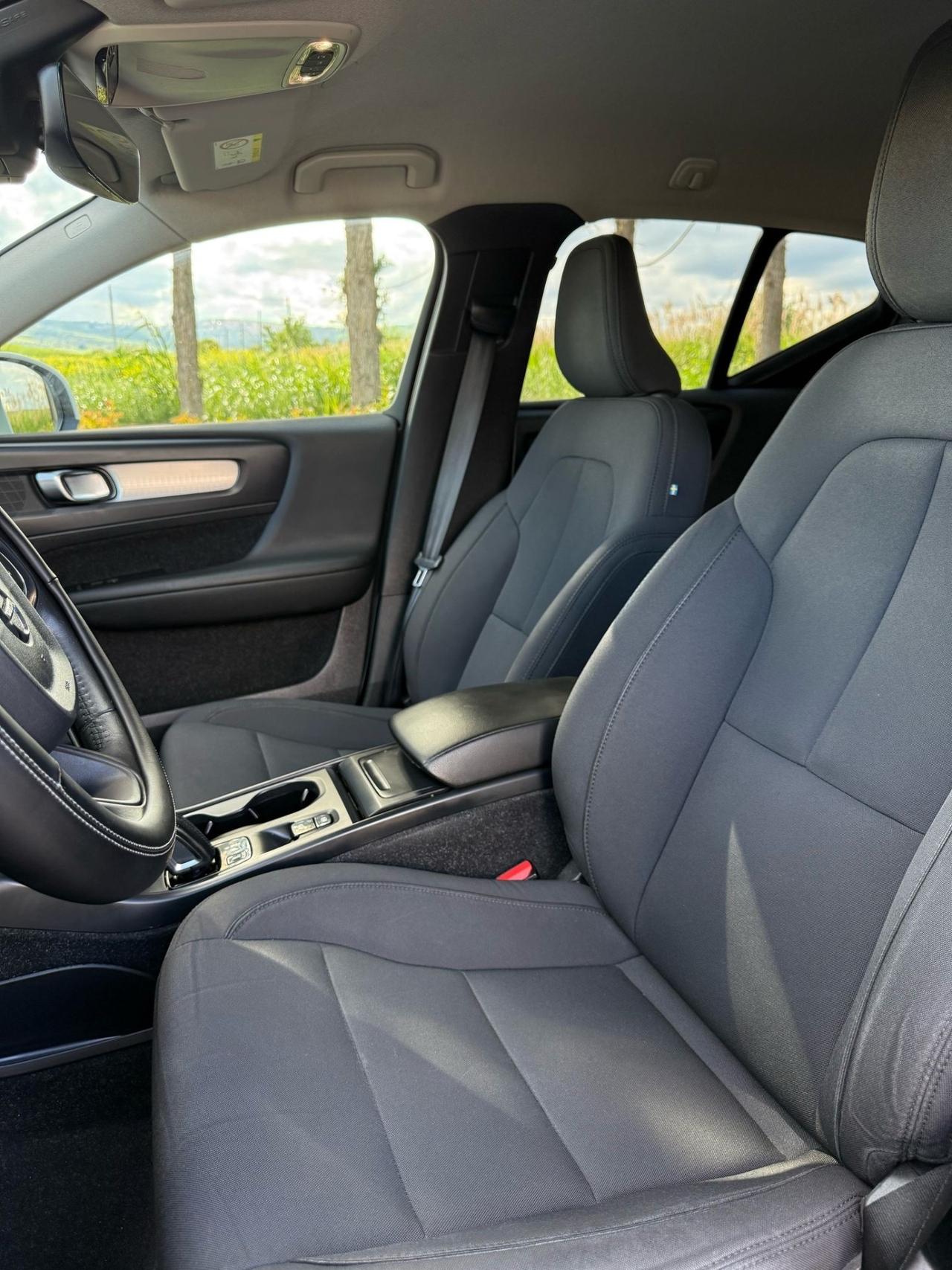 Volvo XC40 D3 AWD Geartronic Momentum auto Pro N1