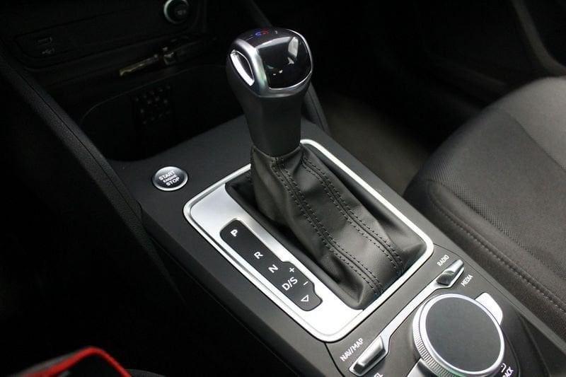 Audi Q2 30 TDI S tronic Business