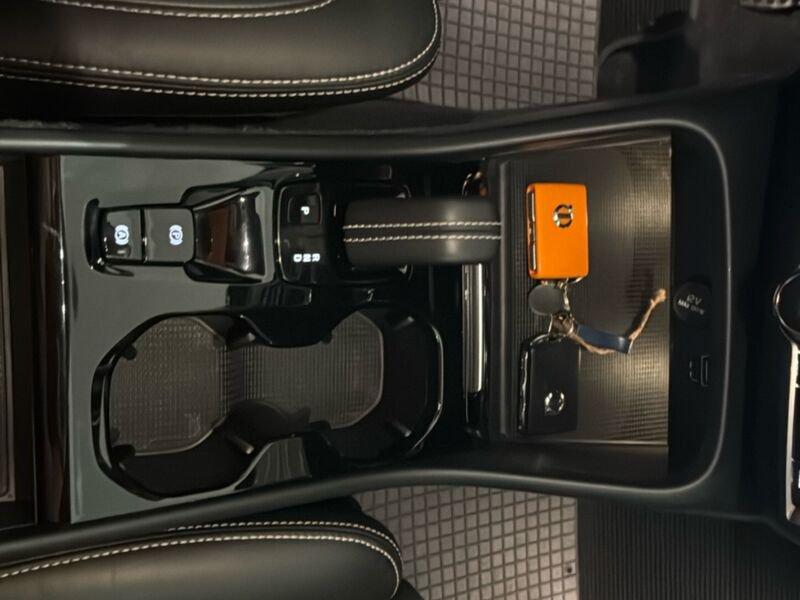 Volvo XC40 Recharge T4 Recharge Plug-in auto R-Design