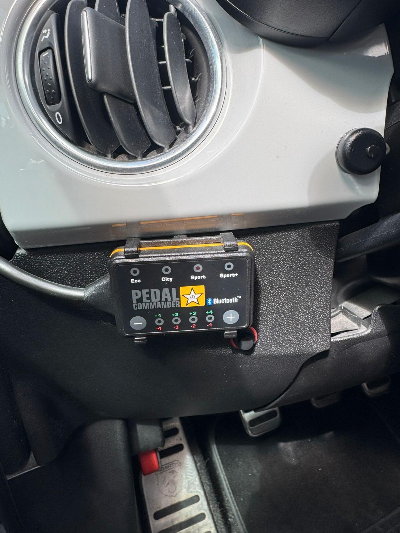 Abarth 595 1.4 Turbo T-Jet 145 CV special pedal comander