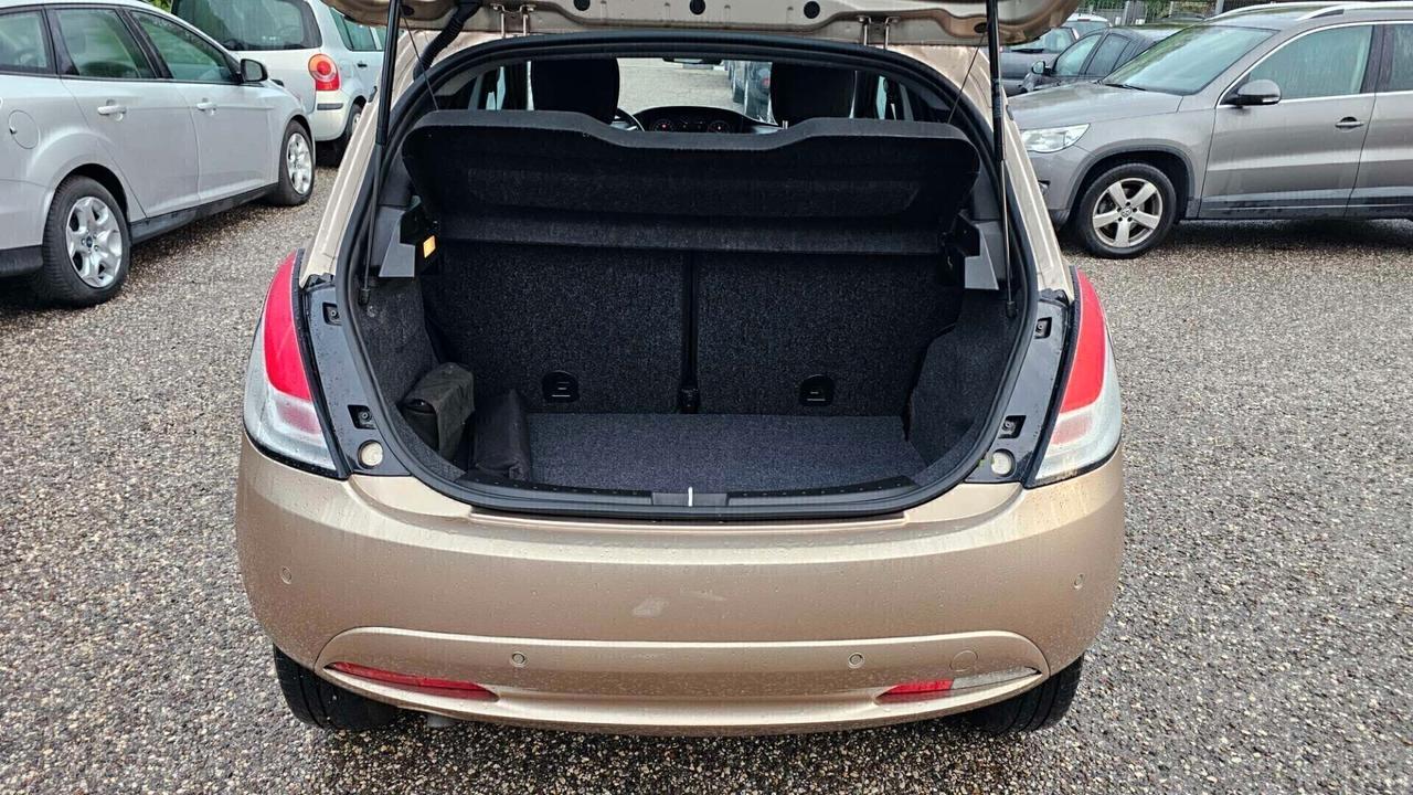 Lancia Ypsilon 0.9 TwinAir 5 porte Metano Ecochic Gold Neopatentati