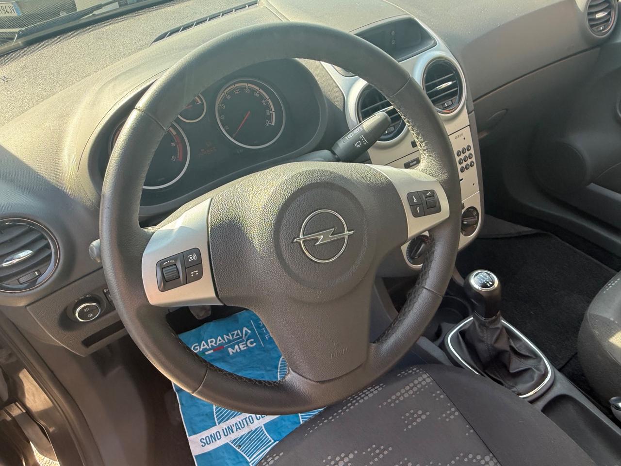 Opel Corsa 1.2 5 porte Cosmo