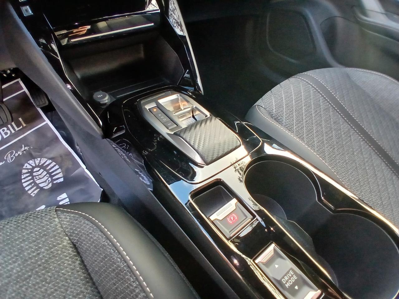 Peugeot 2008 Hybrid 145 e-DCS6 Allure