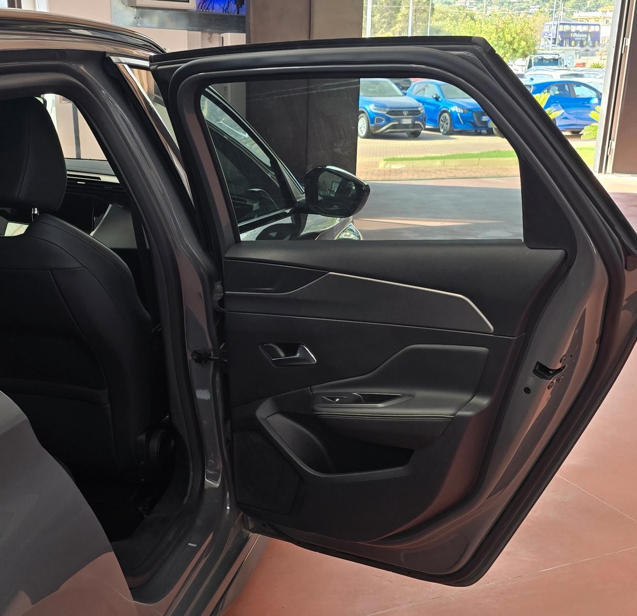Peugeot SW 1.2 PureTech 130 CV S&S EAT8 GT – Eleganza, Spazio e Tecnologia Premium