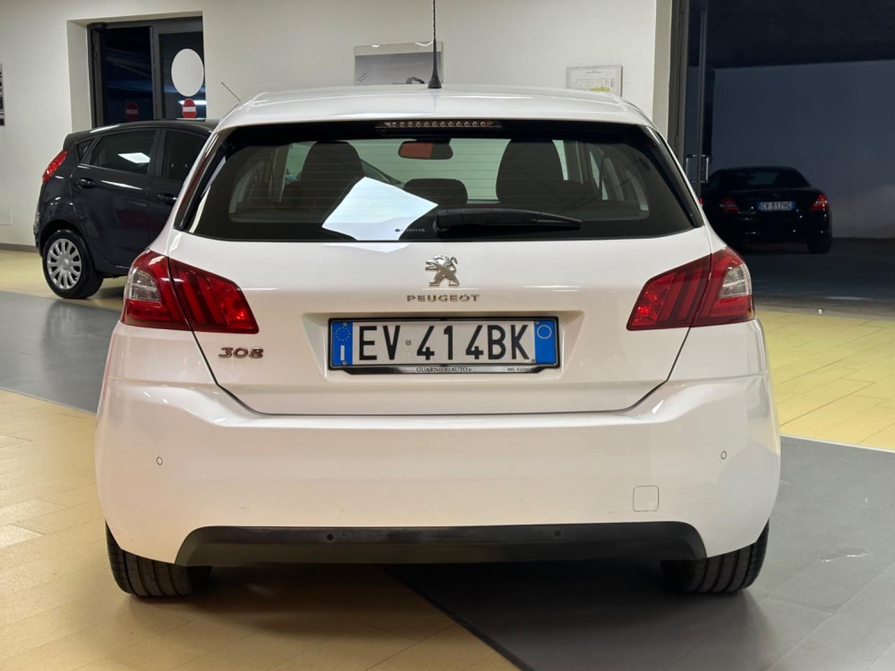 Peugeot 308 1.6 e-HDi 115 CV Stop&Start Business