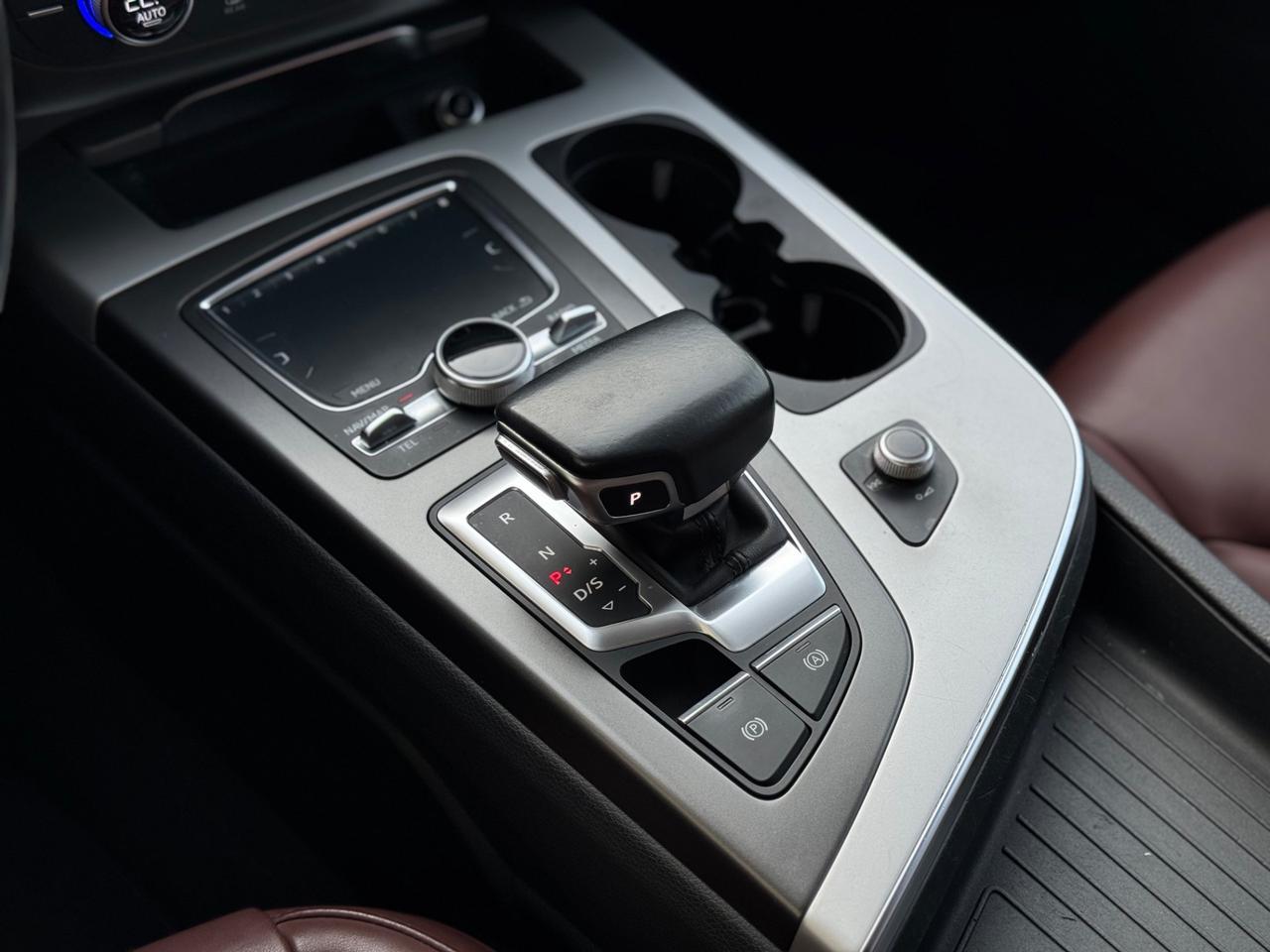 Audi Q7 3.0 TDI 218 CV Gancio Traino