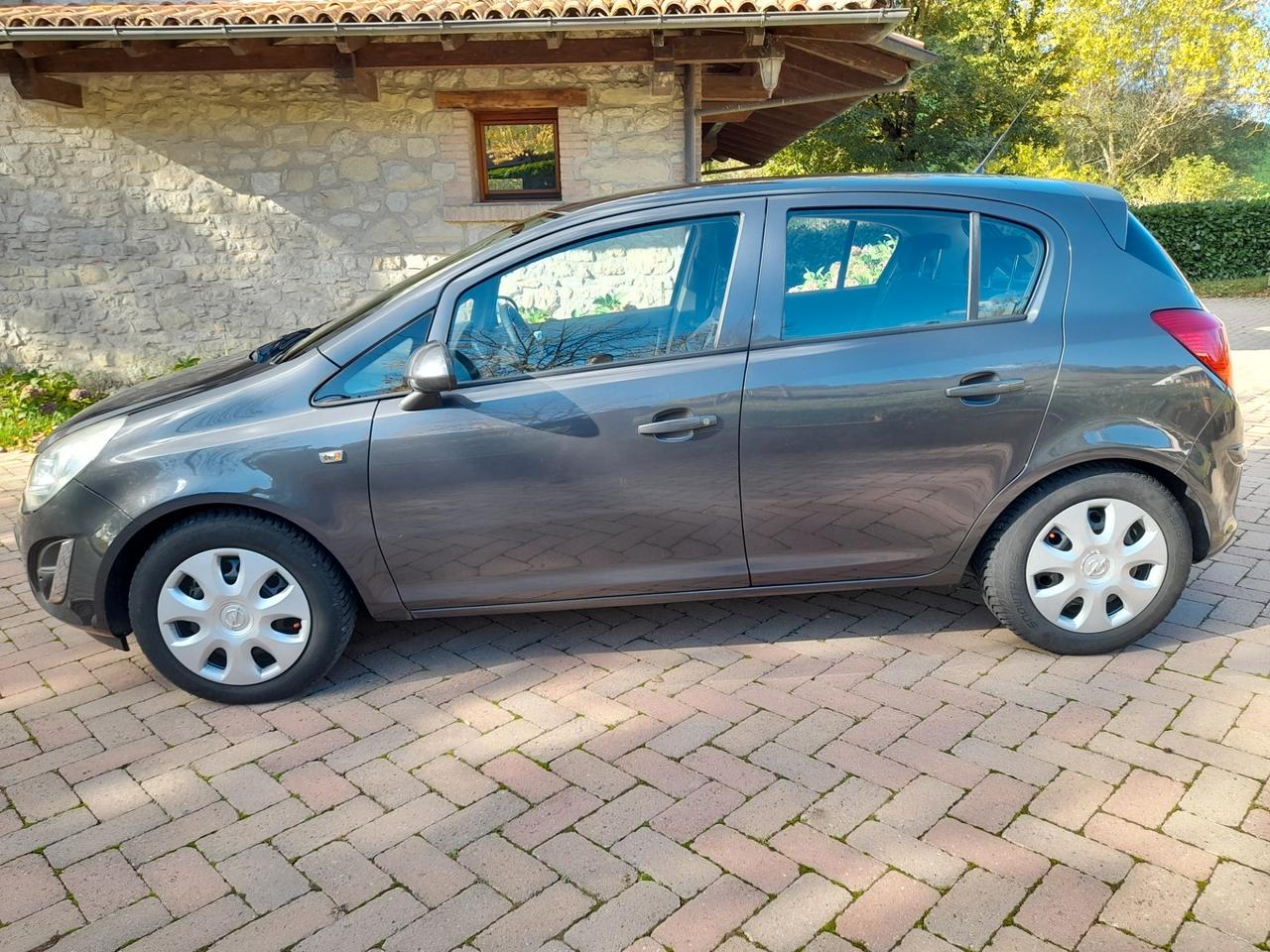 Opel Corsa 1.4 16V 5 porte Elective - 01/2012 Cambio auto. SOLO PER COMMERCIANTI