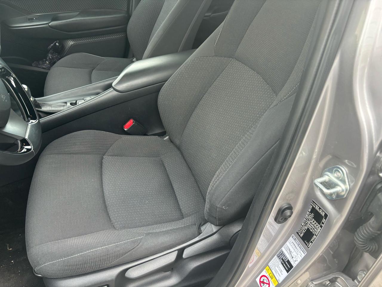 Toyota C-HR 1.8 Hybrid E-CVT Business