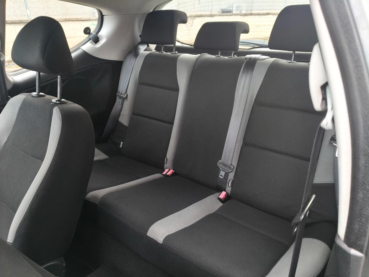 Peugeot 207 1.4 3 porte PER NEOPATENTATI