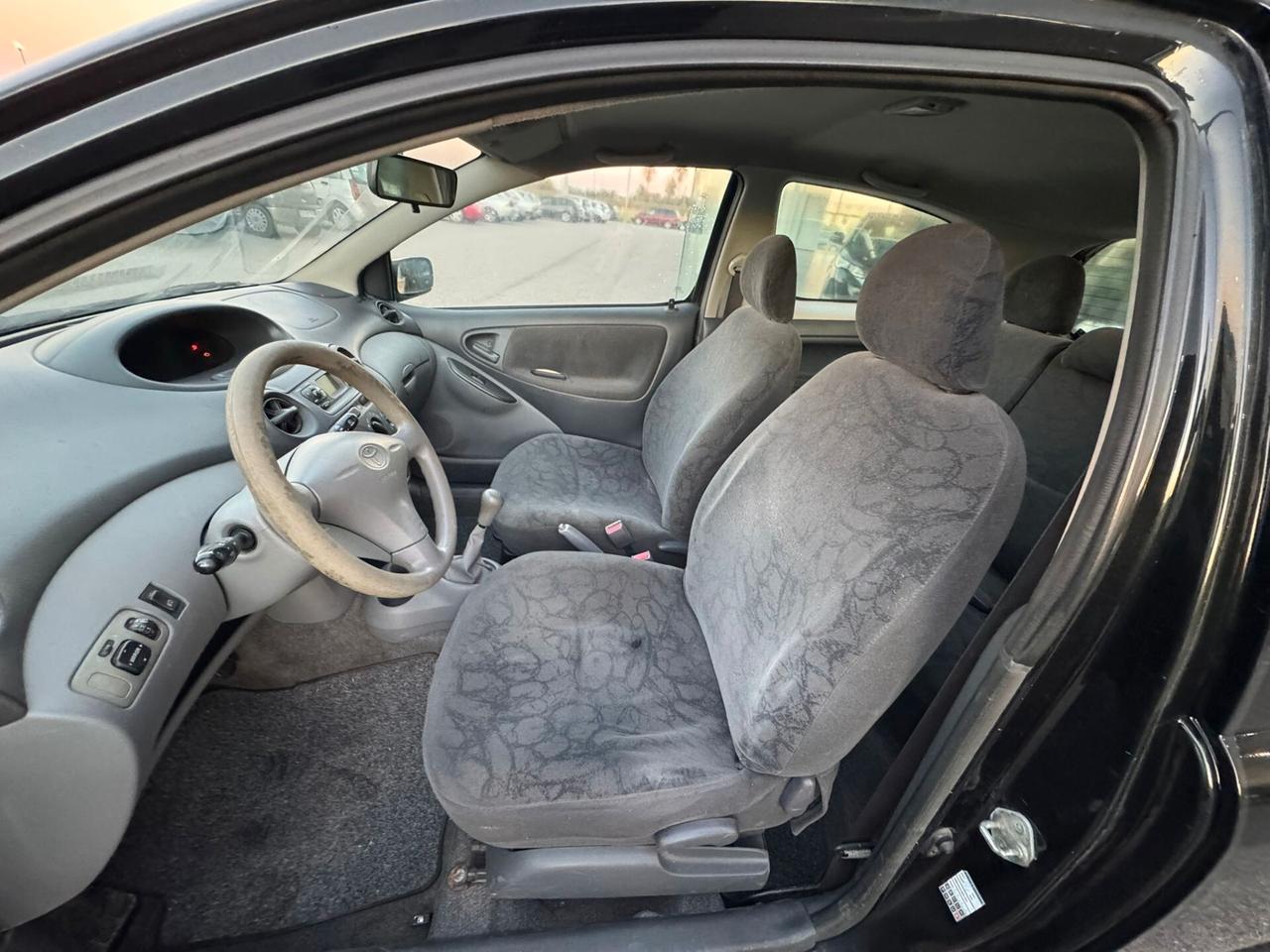 Toyota Yaris 1.0i 16V cat 3 porte Sol