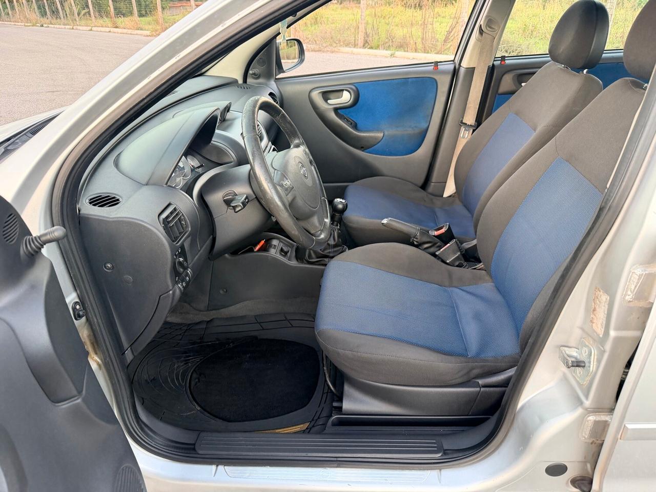 Opel Corsa 1.2 Twinport 80cv 5 porte