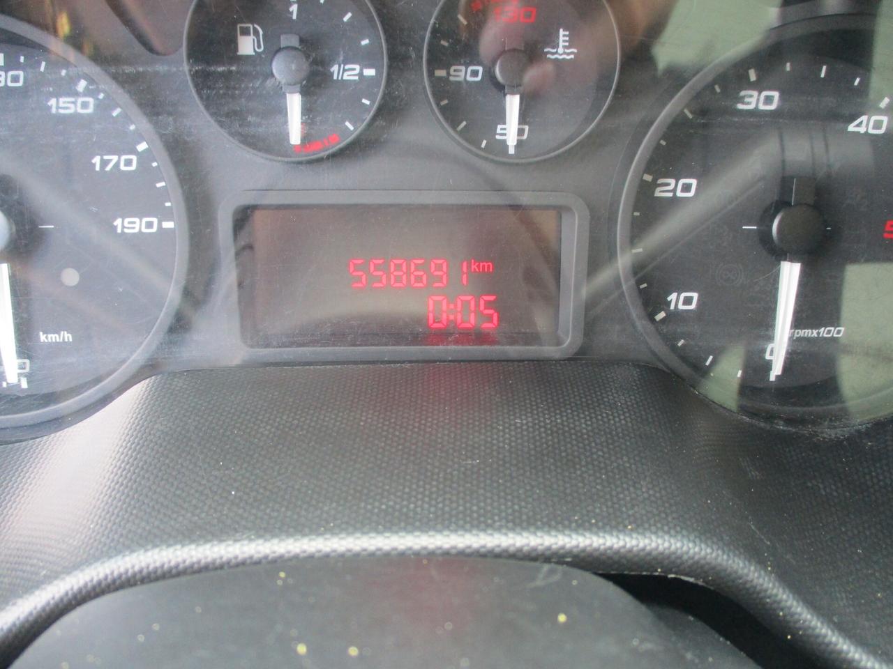 Iveco Daily 35C15 3000 150CVE6 GANCIERE CARNE APPESA FRC 02/28