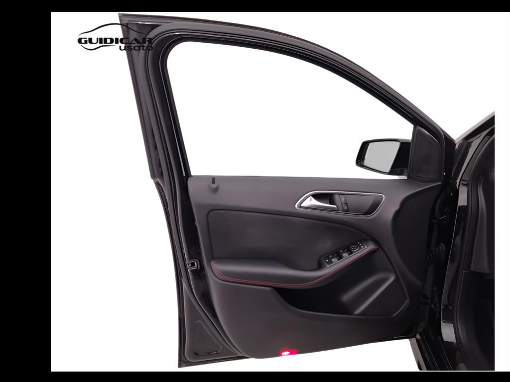 Mercedes-Benz Classe B - T246 - B 200 d Premium Next auto