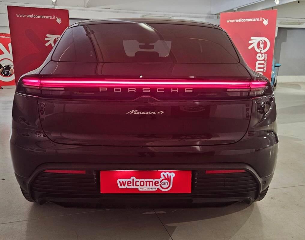 Porsche Macan 4