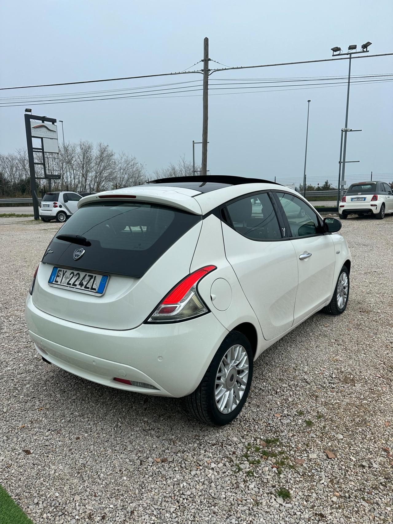 Lancia Ypsilon 1.3 MJT 16V 95 CV 5 porte S&S Elle