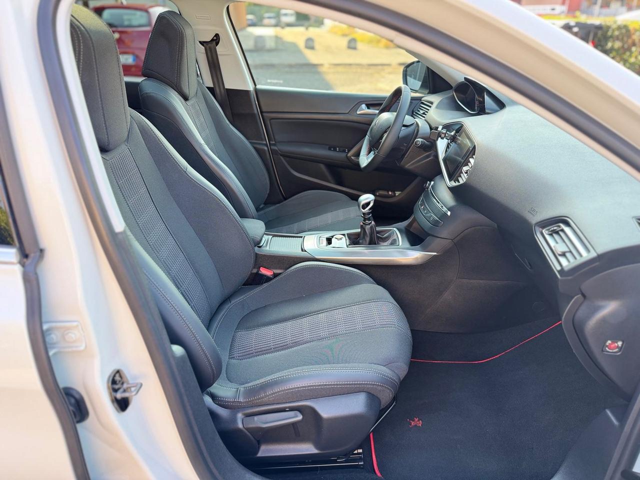 Peugeot 308 Allure 1.5 Blue HDI 130 #6529