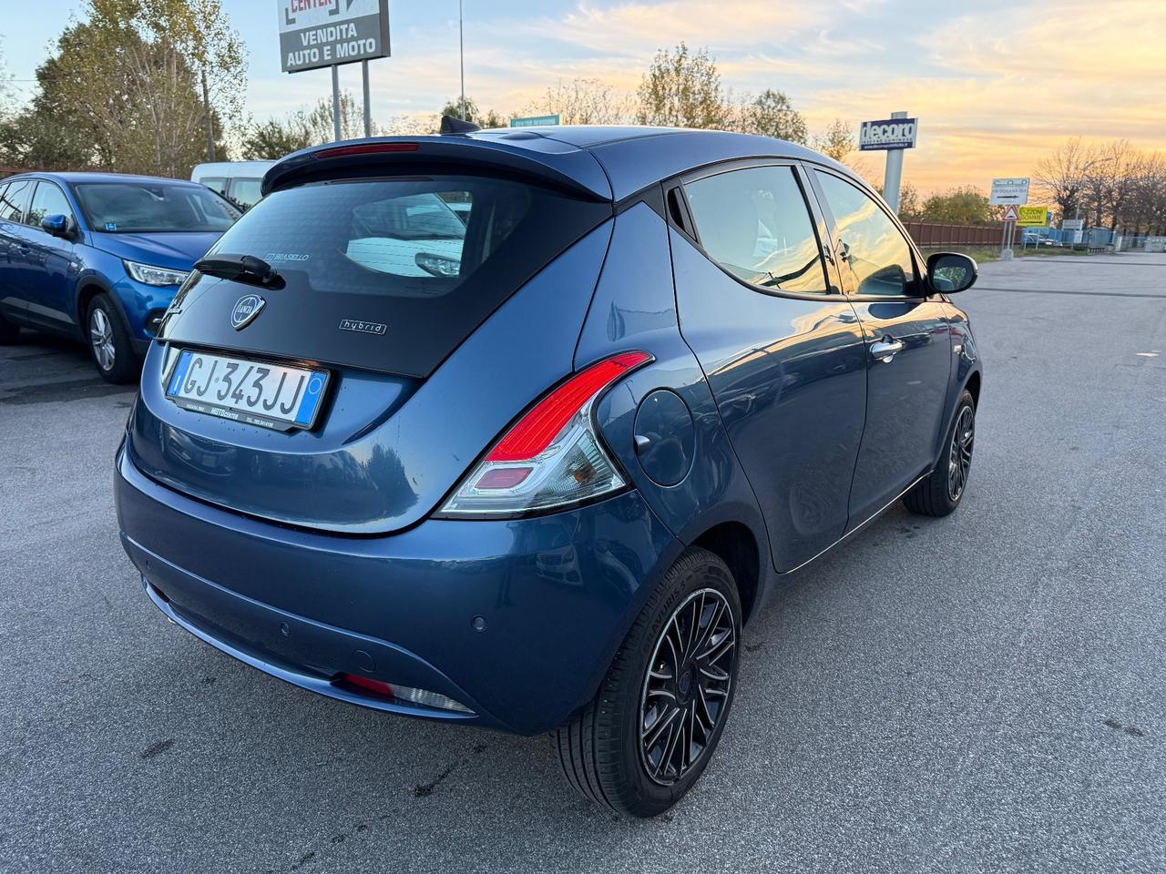 Lancia Ypsilon 1.0 69 Cv 5 porte S&S Hybrid Gold