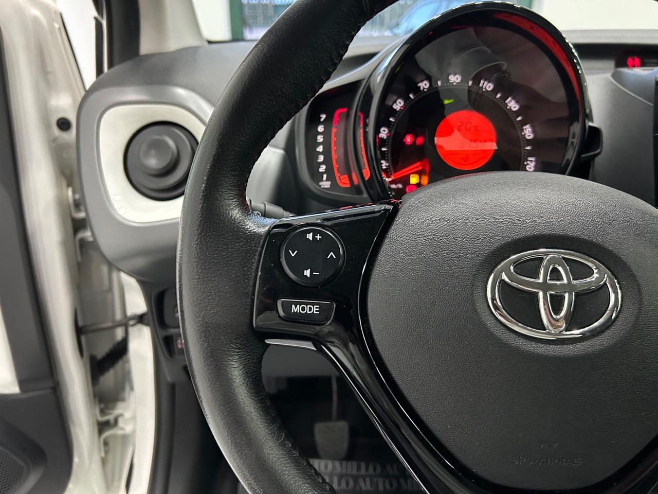 Toyota Aygo 1.0 VVT-i 72 CV 5 porte x-cool