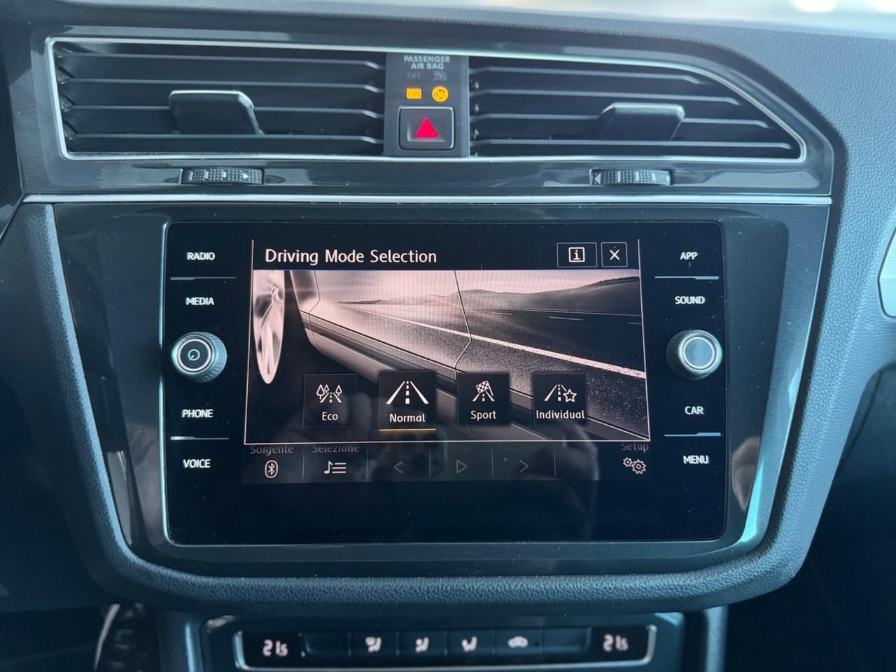 Volkswagen Tiguan 2.0 TDI 150cv DSG R-LINE ACC LED