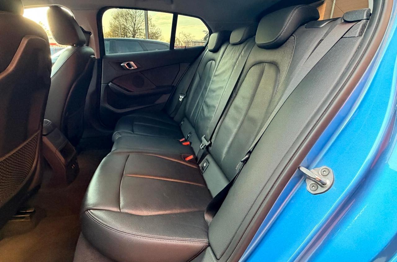 Bmw 116d 5p. Sport Automatica Neopatentati Virtual Cockpit