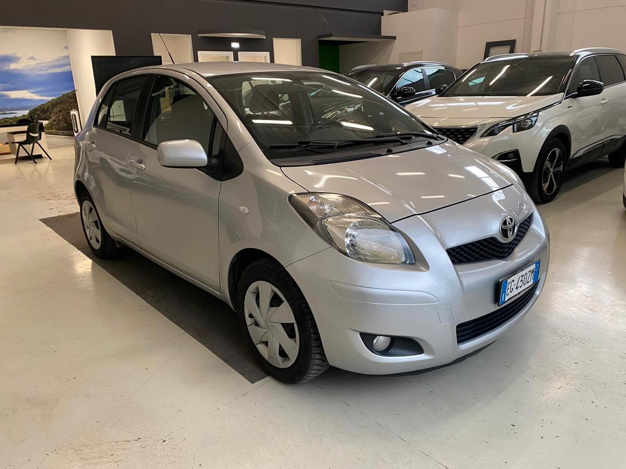 Toyota Yaris 1.0 5 porte Sol