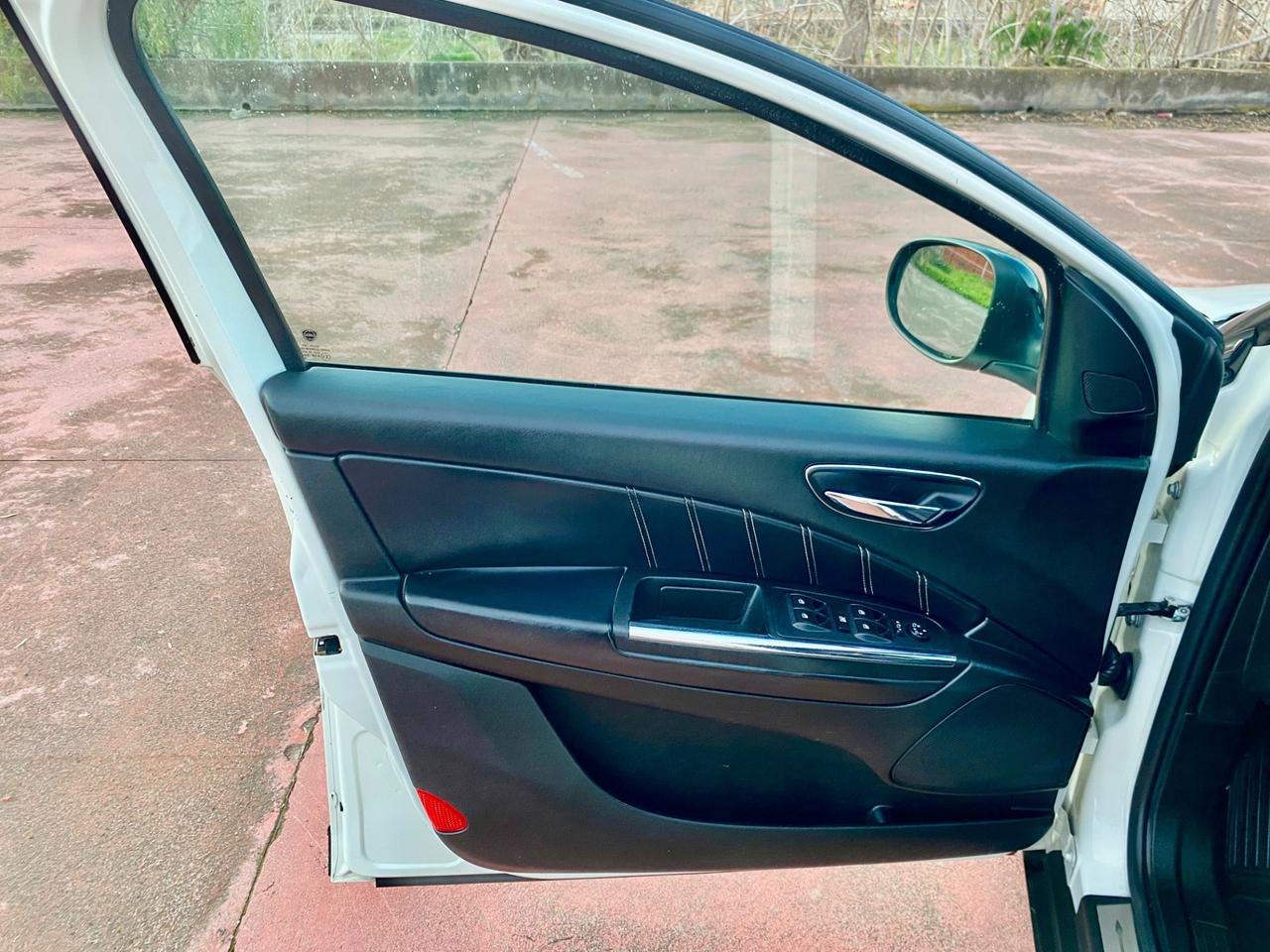 Lancia Delta 1.6 MJT 120cv Platino