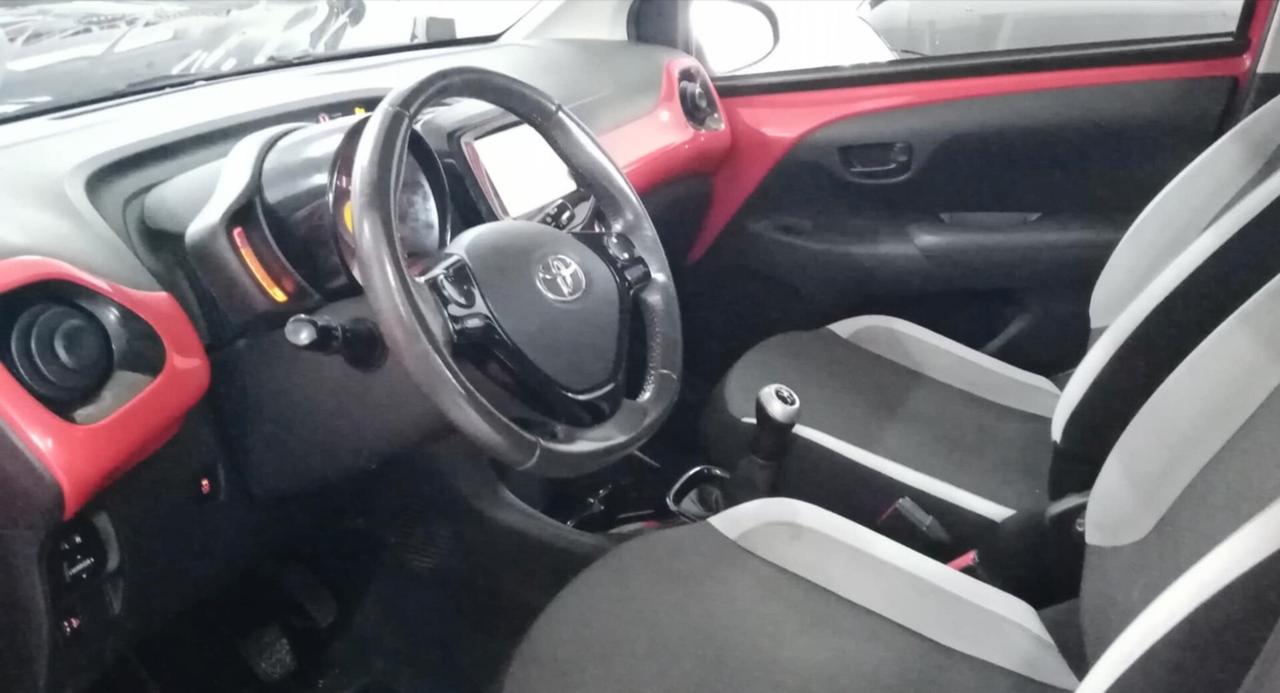 Toyota Aygo 1.0 VVT-i 69 CV 5 porte x-cite