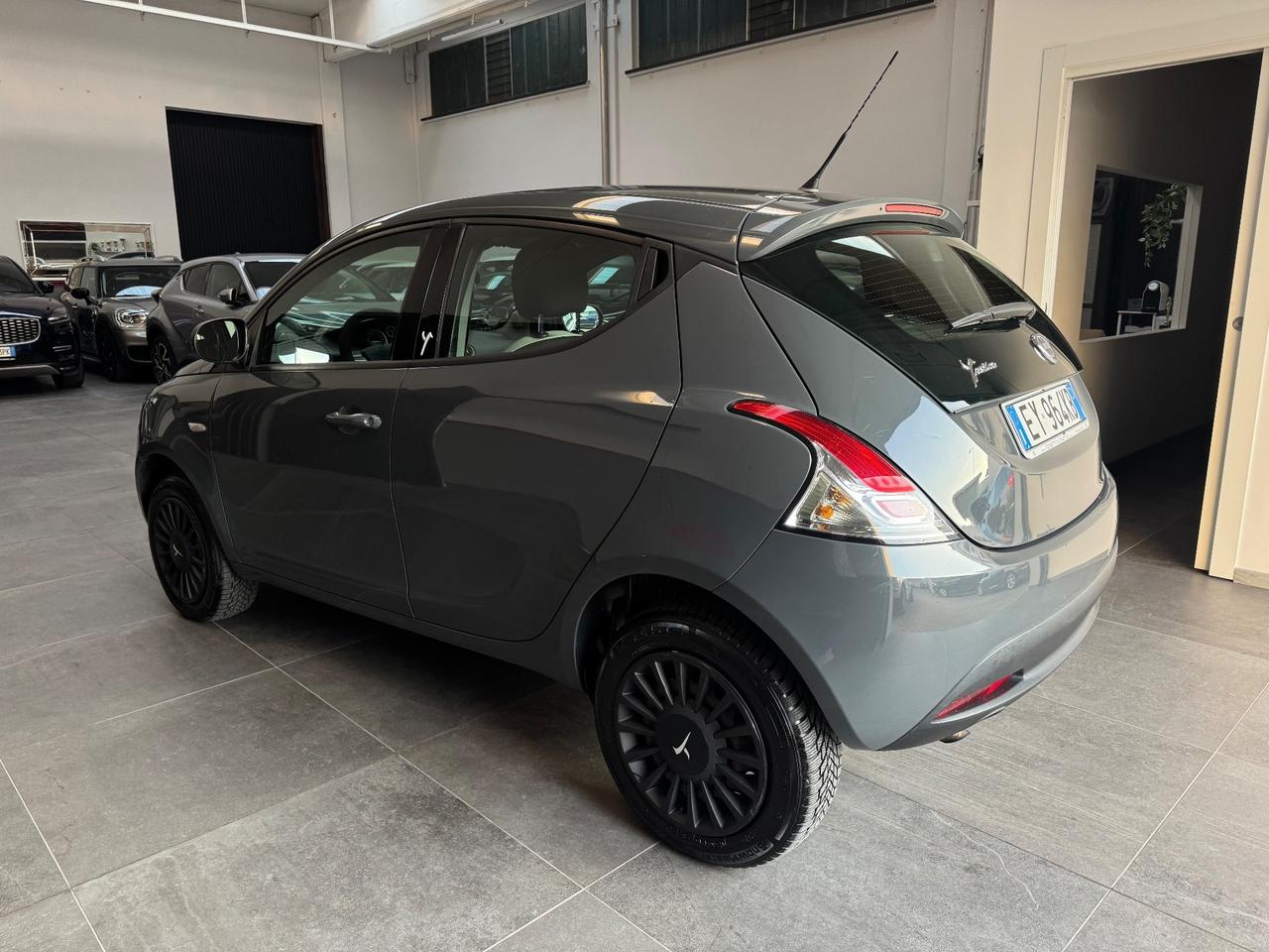 Lancia Ypsilon 0.9 TwinAir 85 CV 5 porte Metano Ecochic Gold