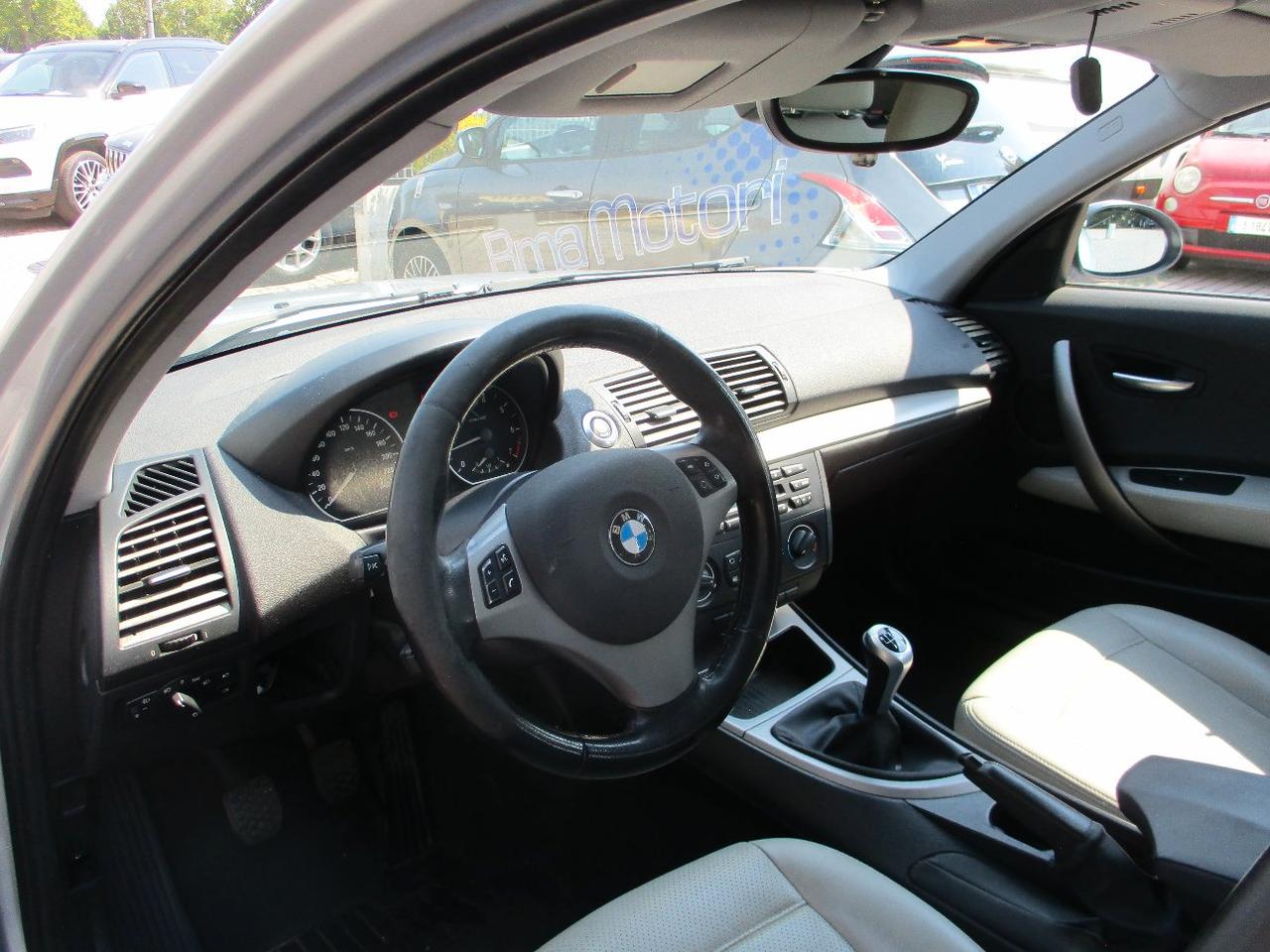 BMW 116 i 5p Futura Pelle/Sensori