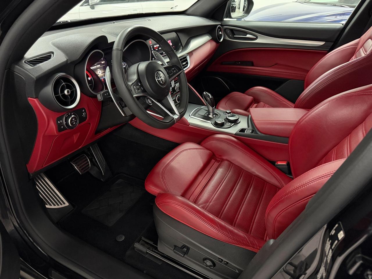 Alfa Romeo Stelvio 2.2 TD 210 CV B-TECH SEDILI VELOCE SPORTIVI AT8 Q4 RETROCAMERA PINZE ROSSO PADDLE UNICO PROPRIETARIO