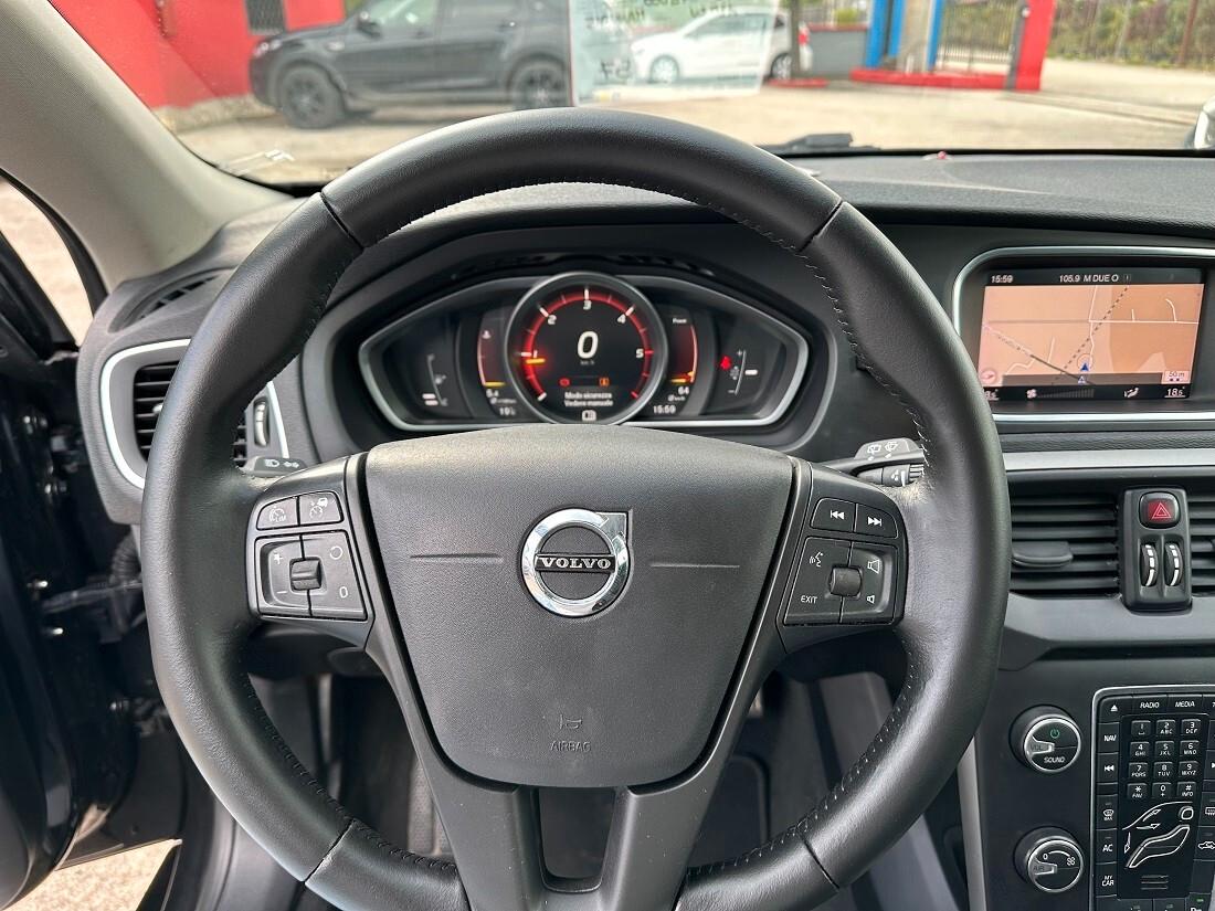 Volvo V40 D2 R-design
