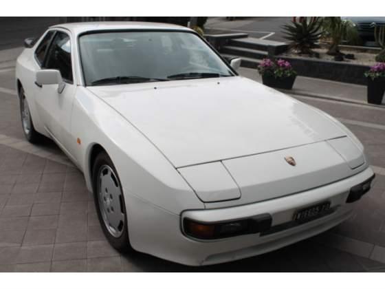 Porsche 944