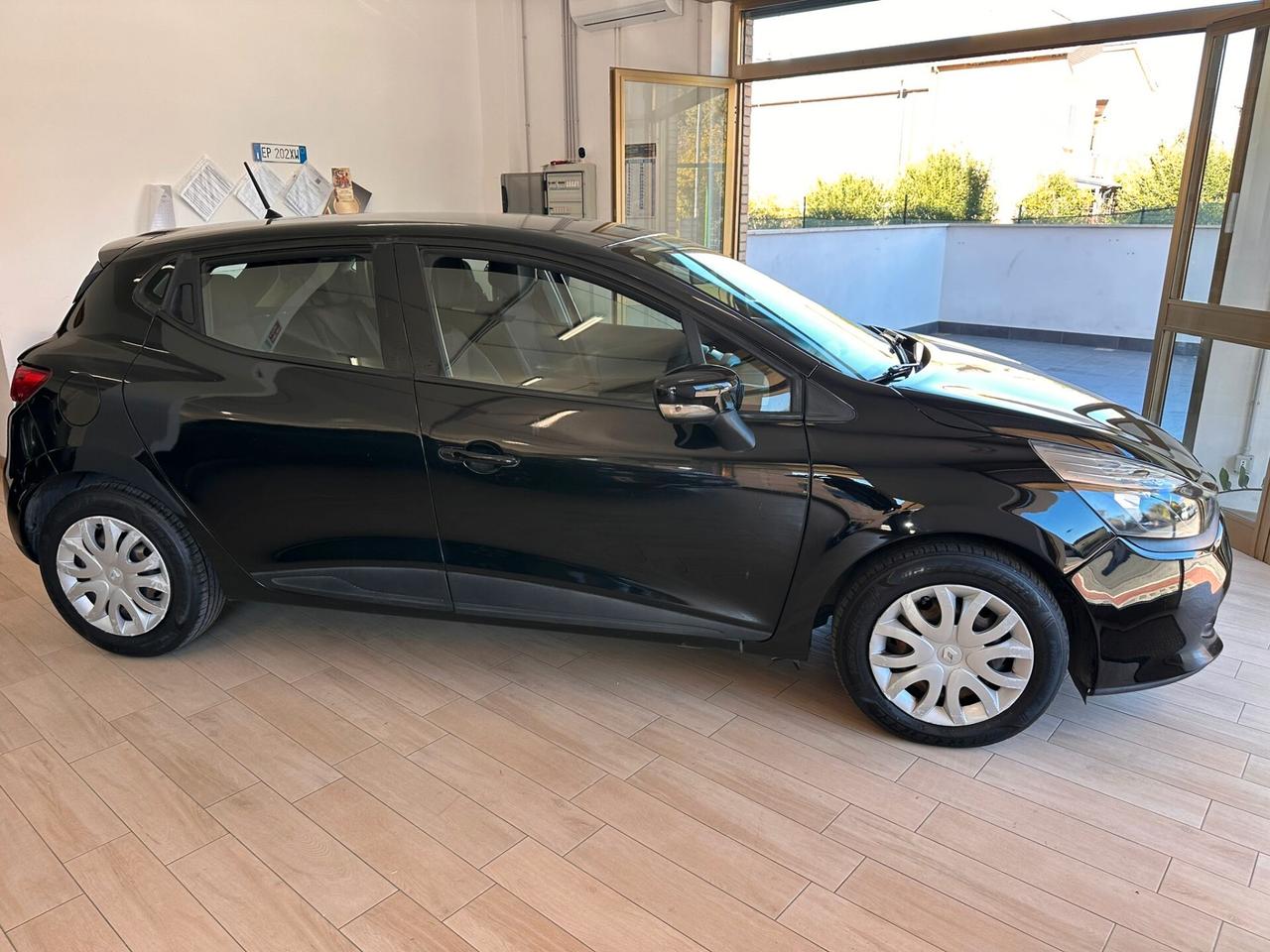 Renault Clio 1.2 75CV 5 porte Wave