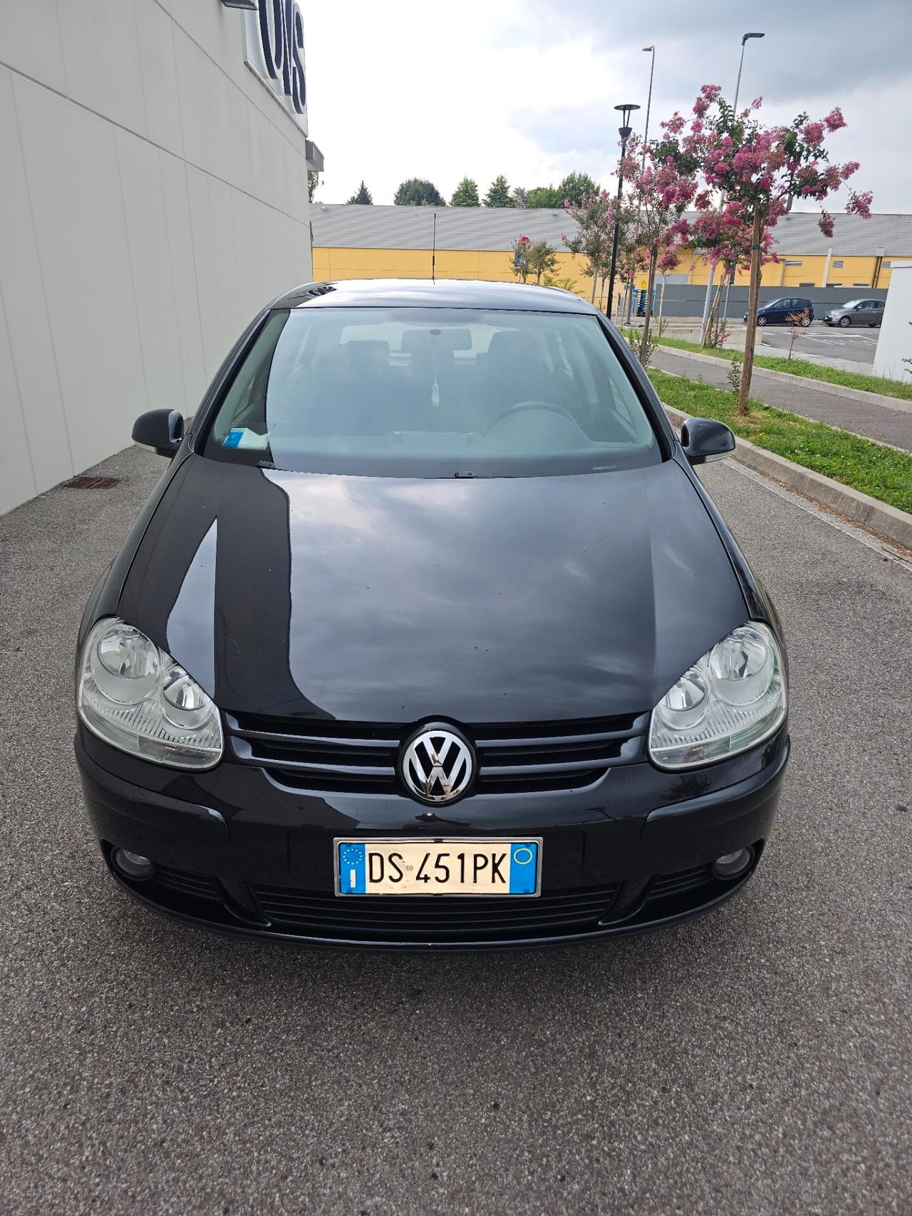 Volkswagen Golf 1.6 gpl
