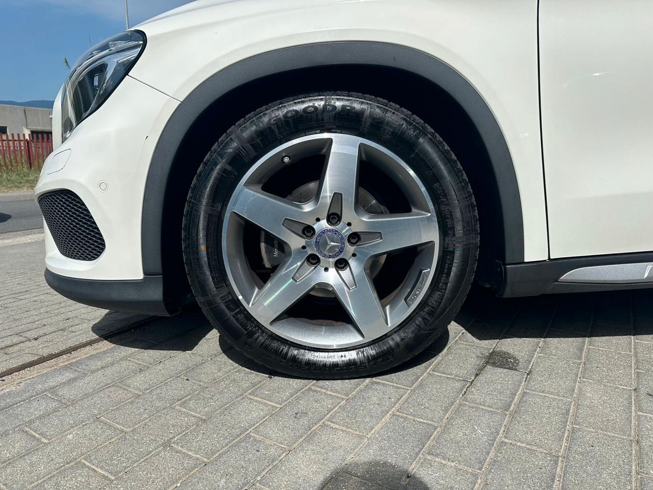 Mercedes-benz GLA 180 Premium