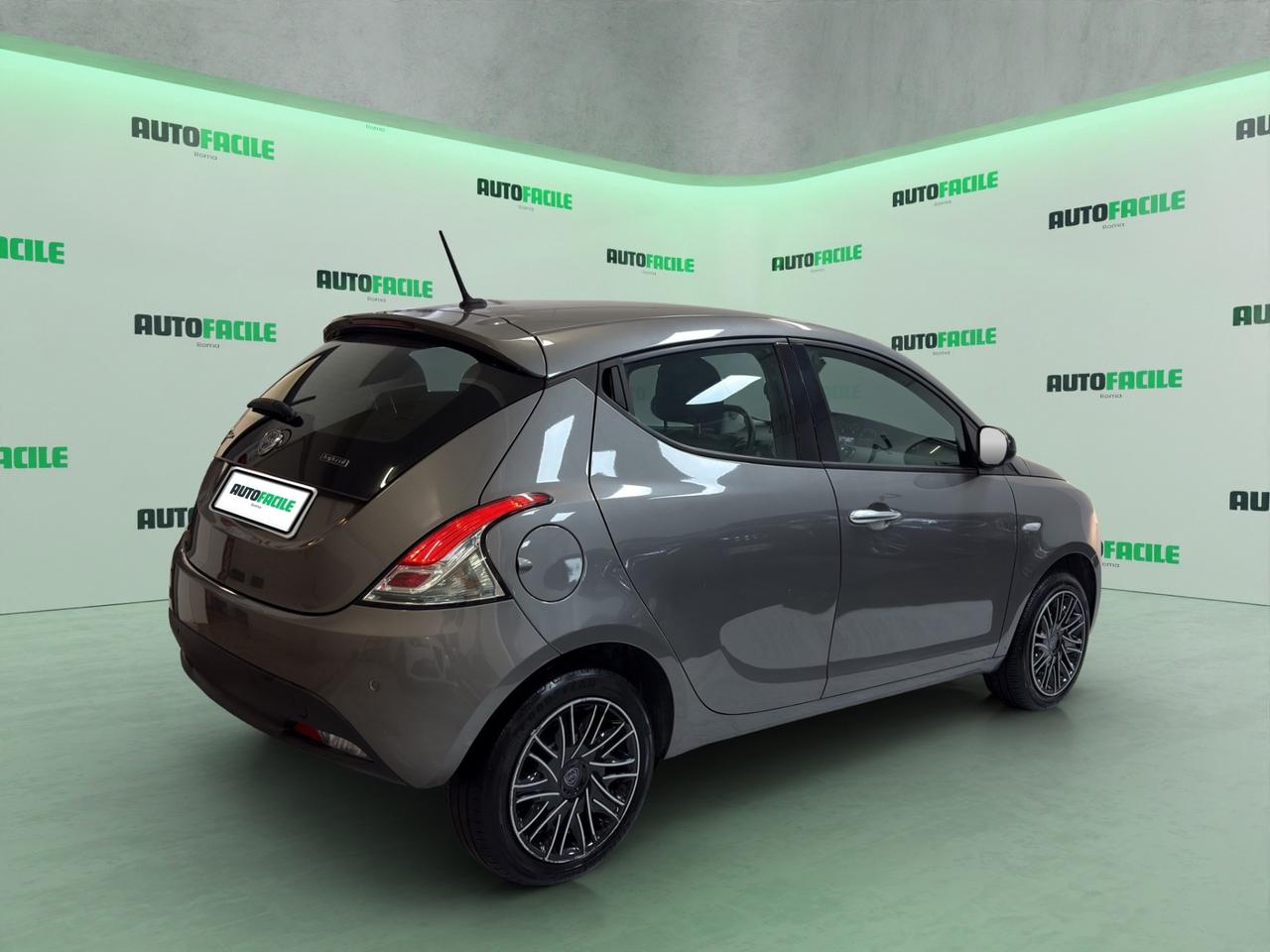 Lancia Ypsilon 1.0 FireFly Hybrid Gold