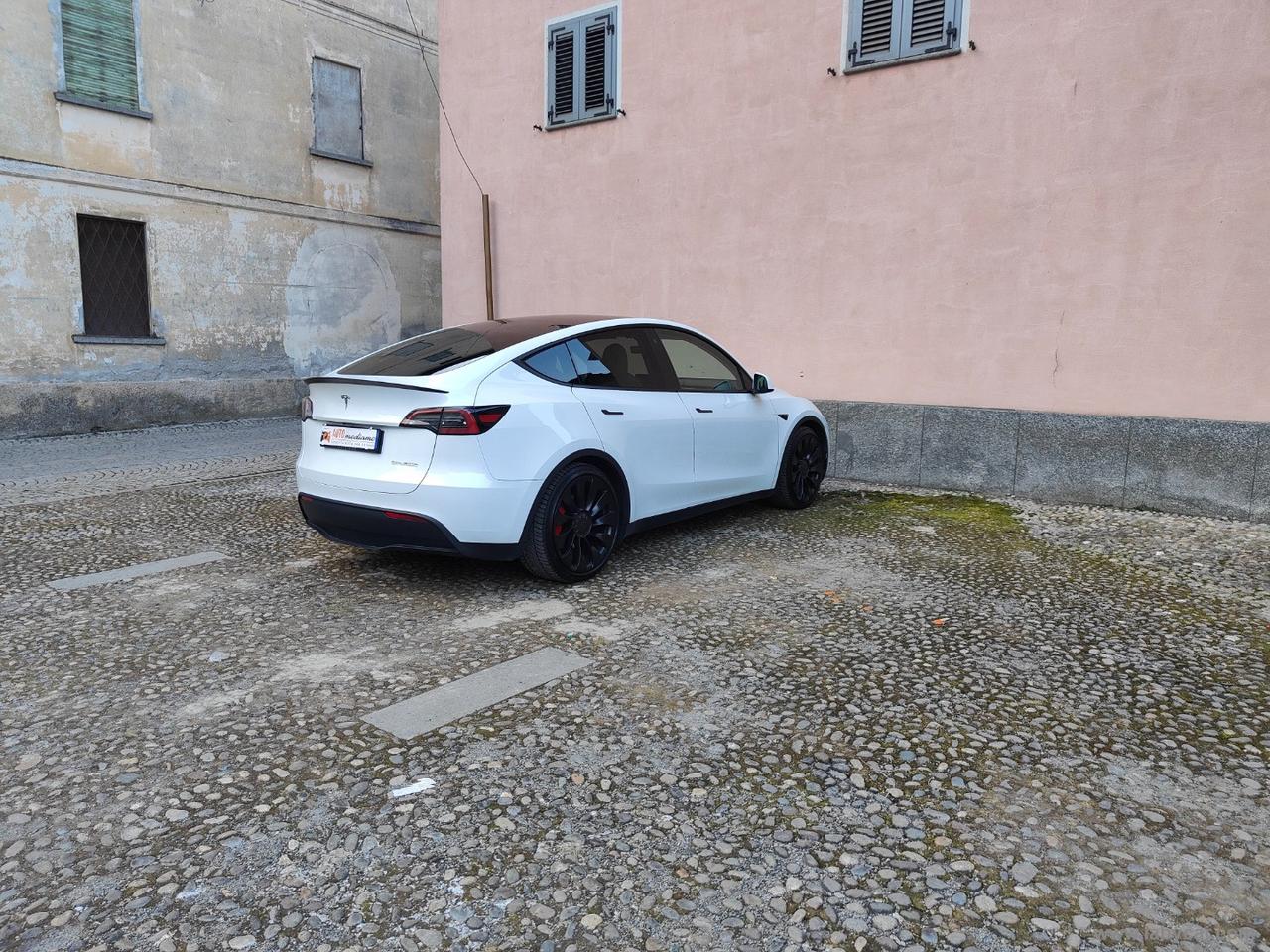 TESLA Model Y Performance AWD TETTO PELLE BIANCA